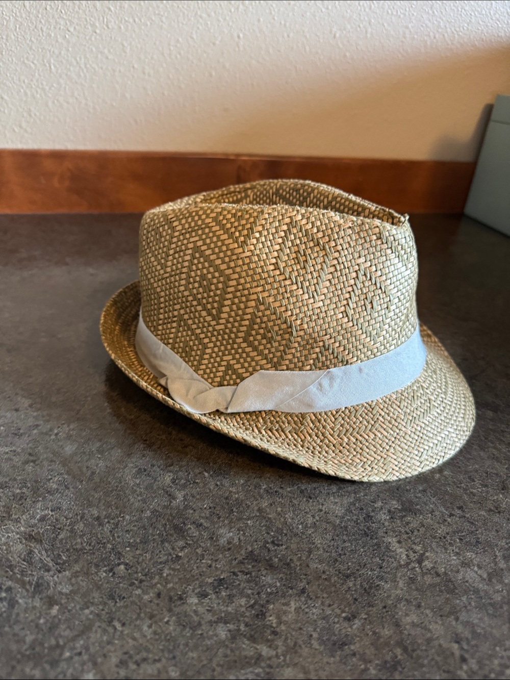 Source Unknown Woven Straw Fedora with Light Gray Band